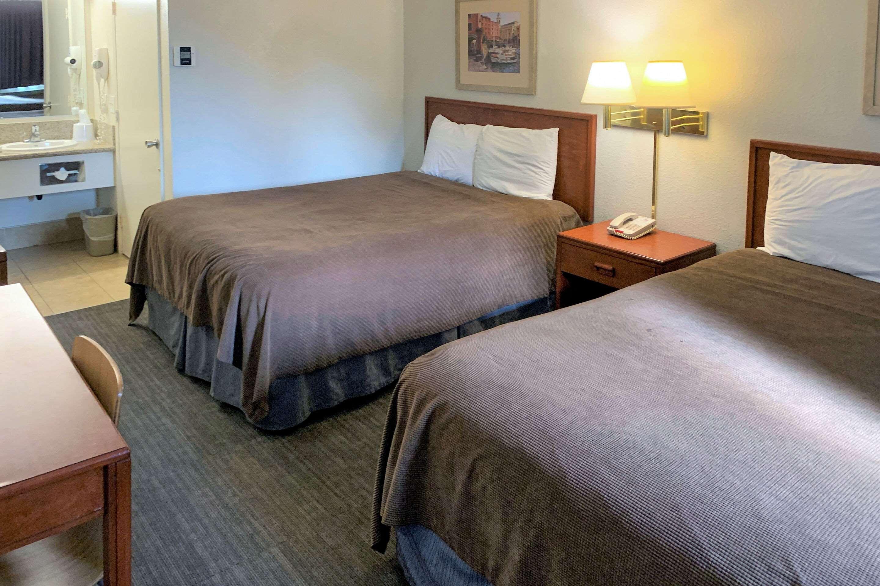 Rodeway Sacramento-university Area Inn