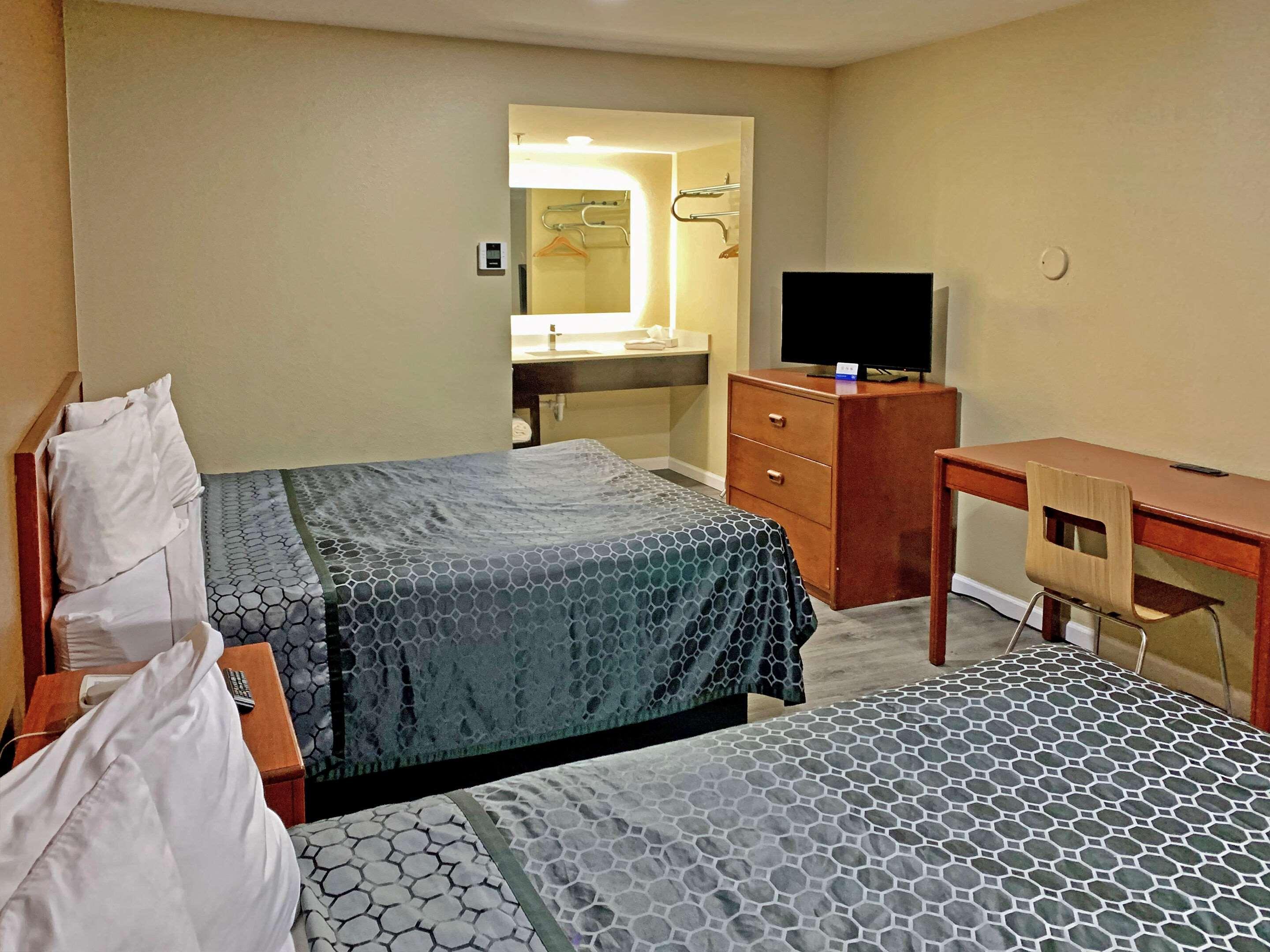 Rodeway Sacramento-university Area Inn Sacramento