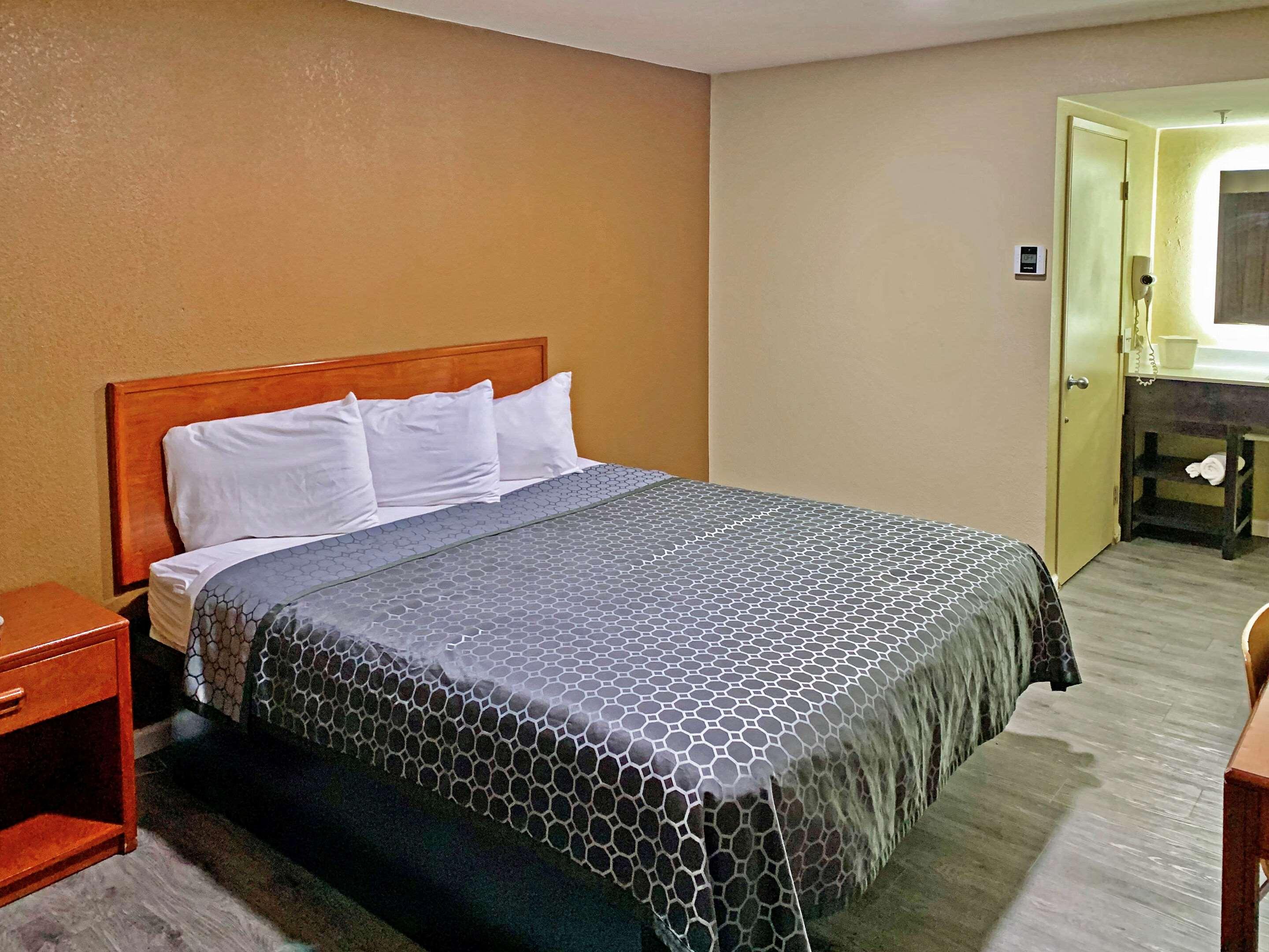 Rodeway Sacramento-university Area Inn Sacramento