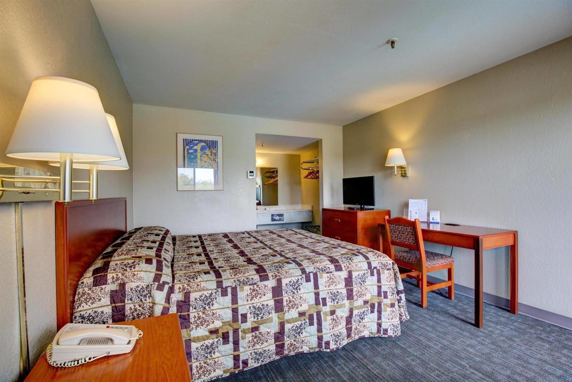 Rodeway Sacramento-university Area Inn Sacramento