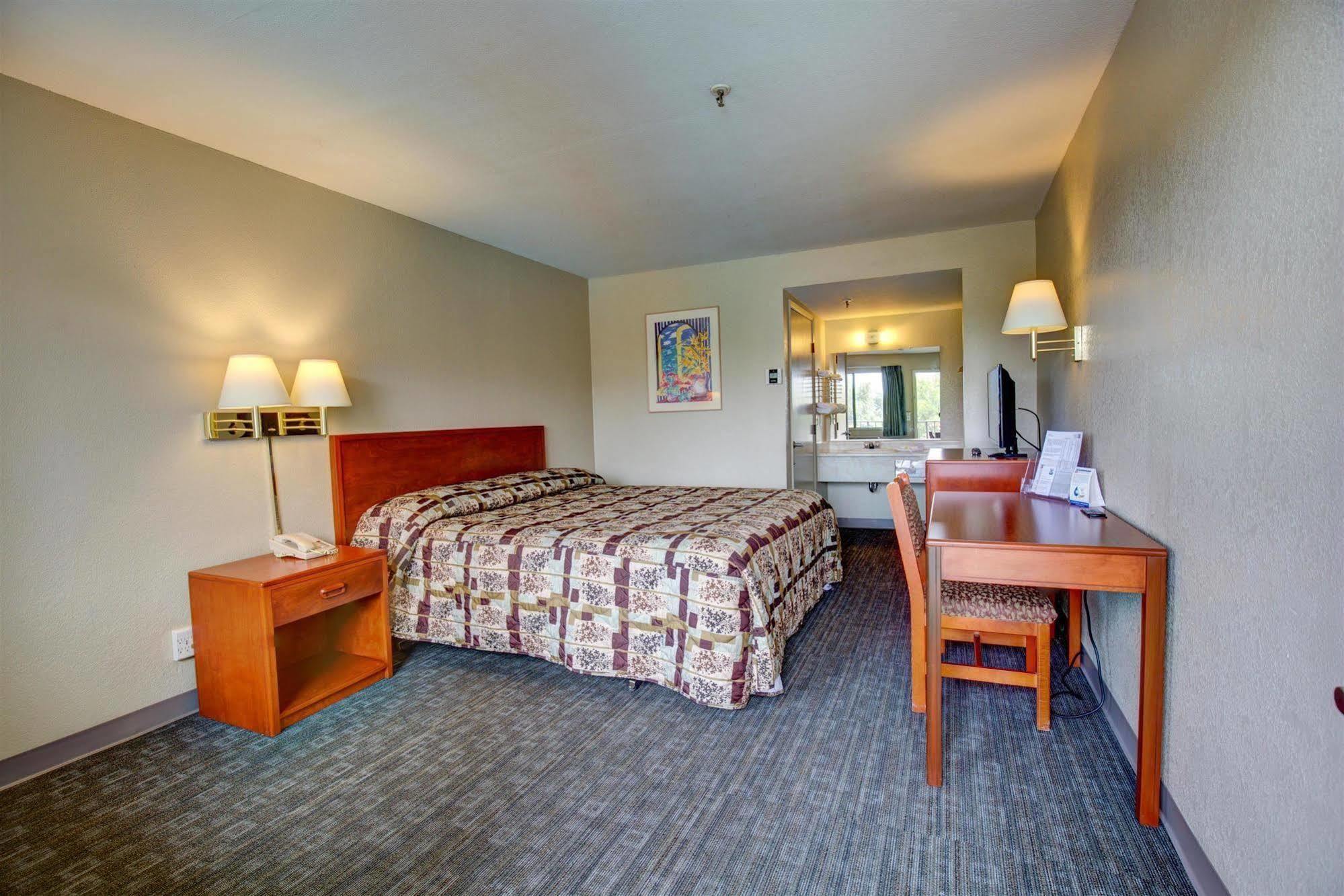 Rodeway Sacramento-university Area Inn 2*